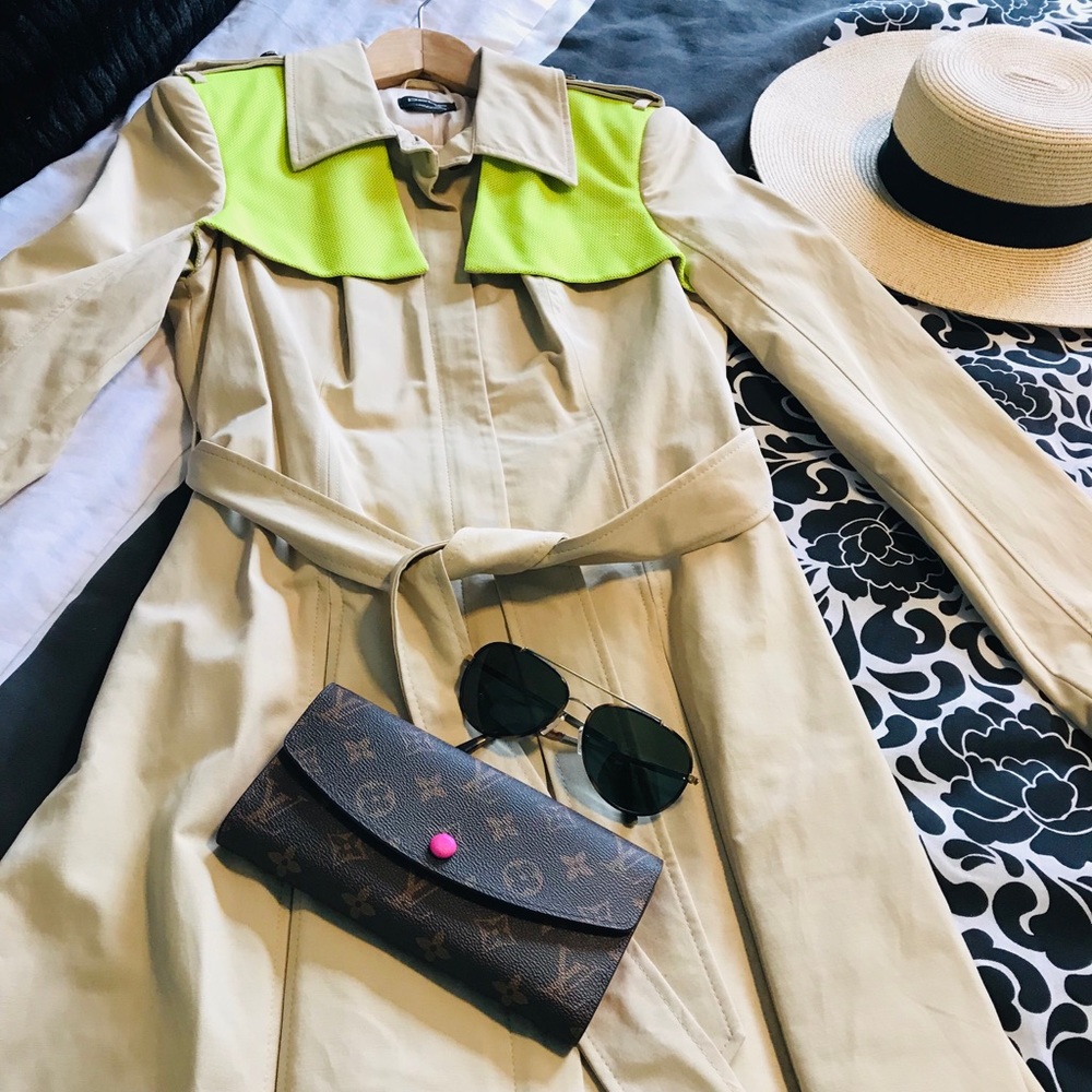 New Bebe trench coat size small